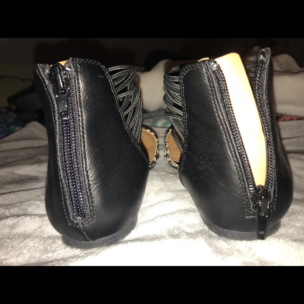 Aztec pattern flats - Picture 3 of 5